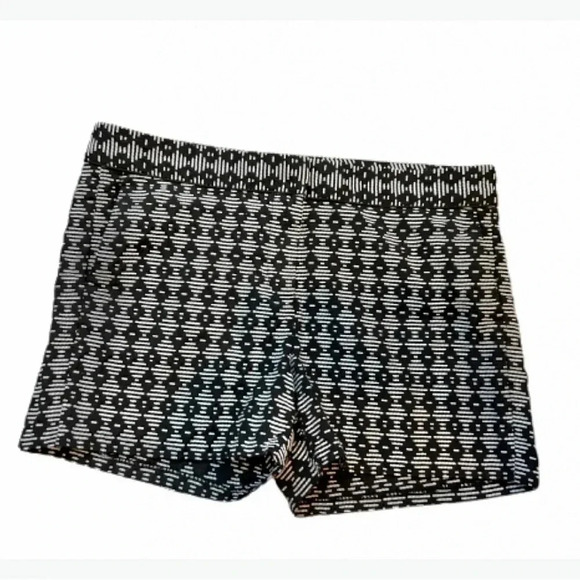 JOE FRESH SHORTS BLACK WHITE TEXTURED PRINT PREPPY BOTTOMS SIZE 10 - Picture 10 of 11